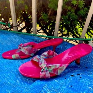 Pair of Donald Pliner tye dye pink kitten heels. Worn once.